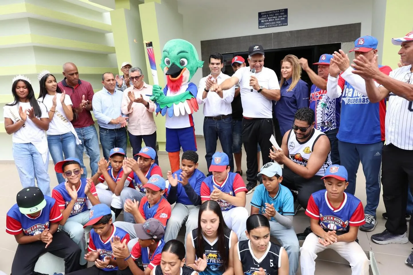 Wellington Arnaud comparte con jóvenes y familias